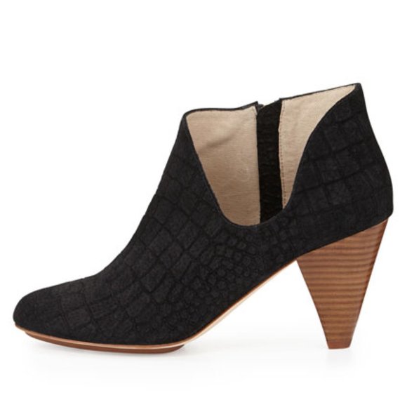 Matt Bernson Shoes - Matt Bernson Jagguar Black Leather Ankle Bootie - Size 9M